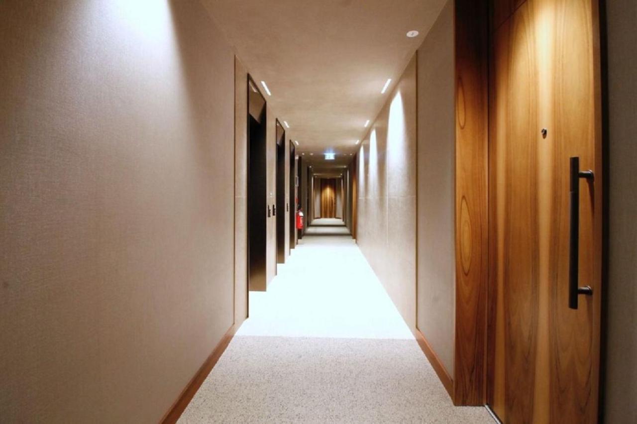 Number House - Number 11 Apartment Милано Екстериор снимка